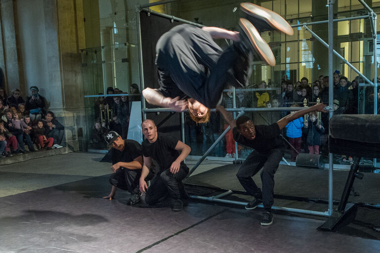 Démonstration de Parkour par la compagnie primitif et François Bazenet
